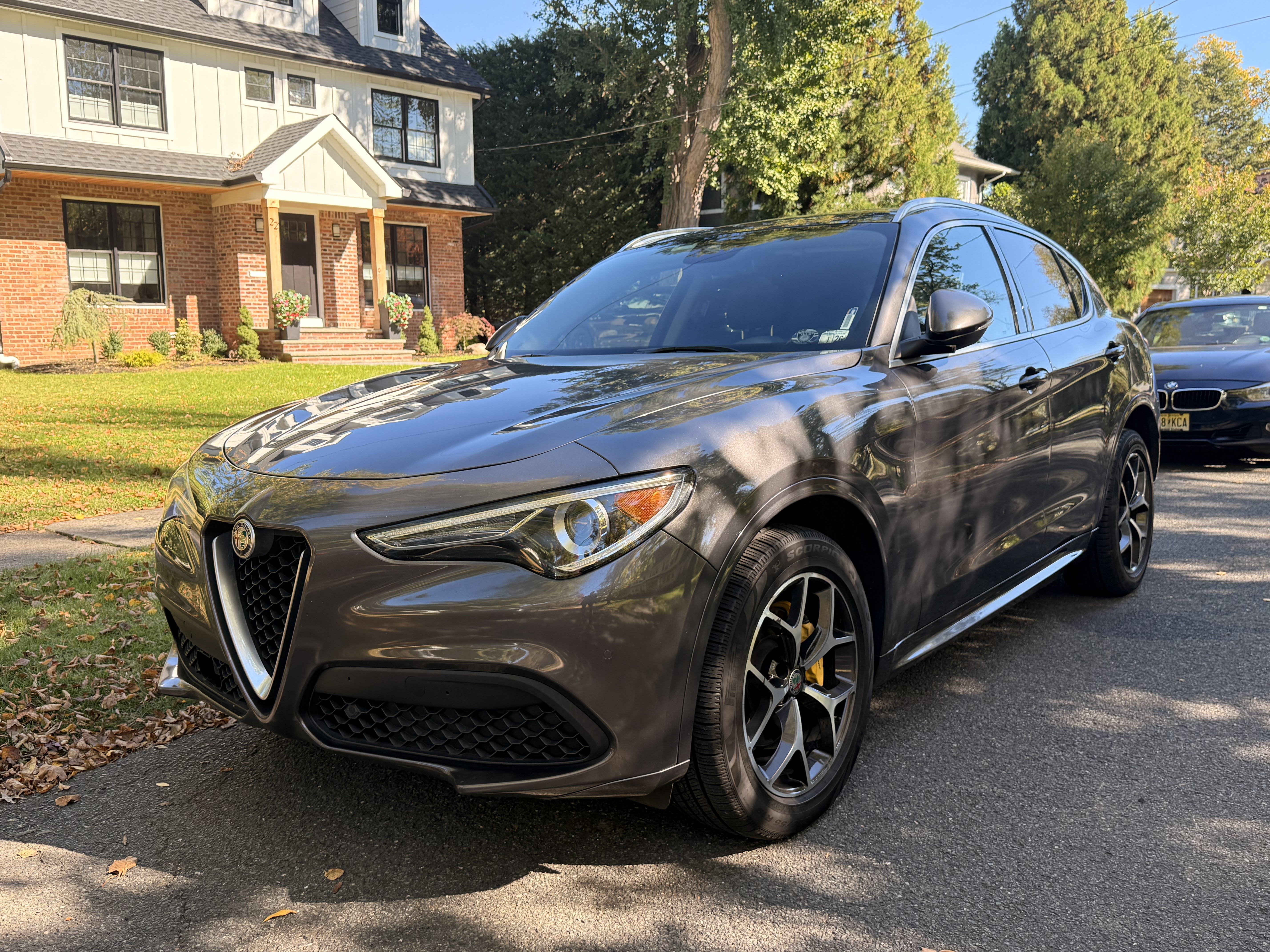 Used 2021 Alfa Romeo Stelvio Ti w/ Active Assist 2 Package TI AWD/4WD image 2