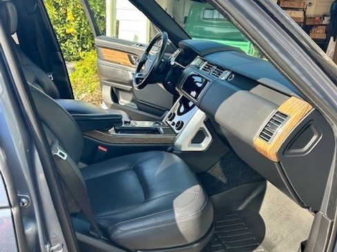 Used 2019 Land Rover Range Rover Long Wheelbase Supercharged image 9