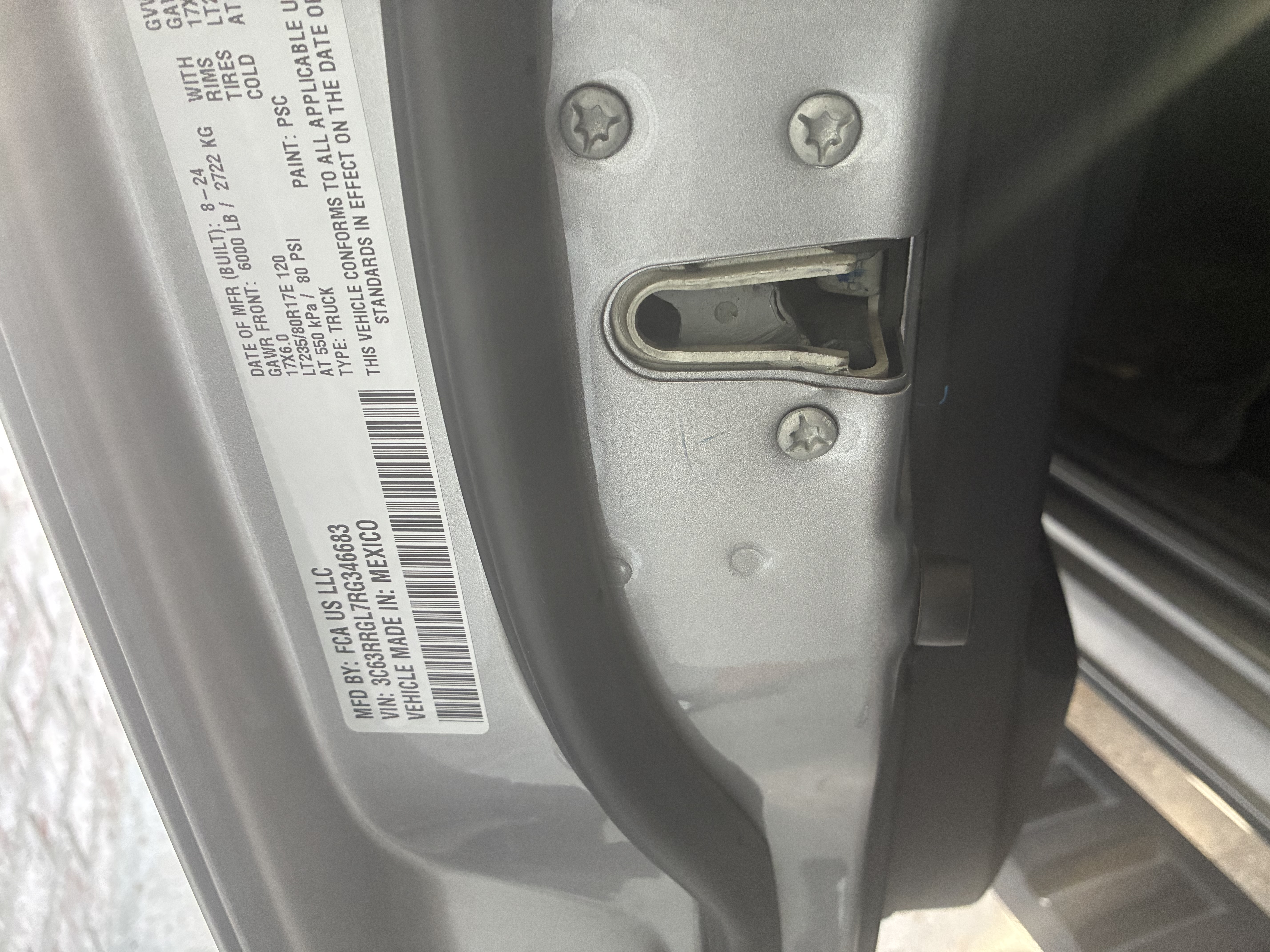 Used 2024 RAM 3500 Tradesman w/ Chrome Appearance Group AWD/4WD image 4