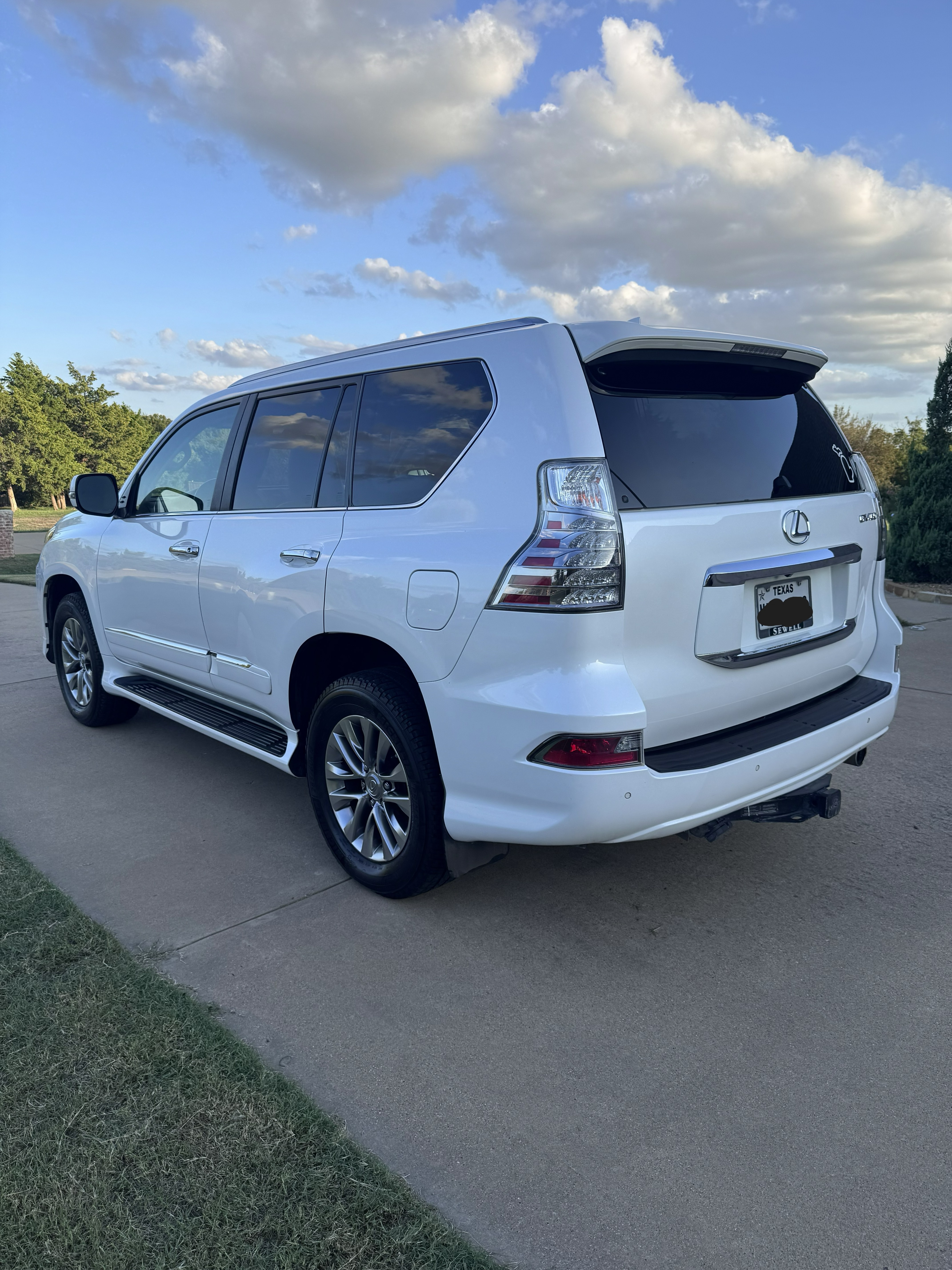 Used 2017 Lexus GX 460 Luxury AWD/4WD image 2