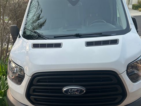 Used 2019 Ford Transit 250 Medium Roof image 13