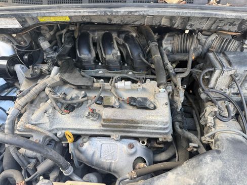 Used 2010 Toyota Sienna XLE Limited image 24