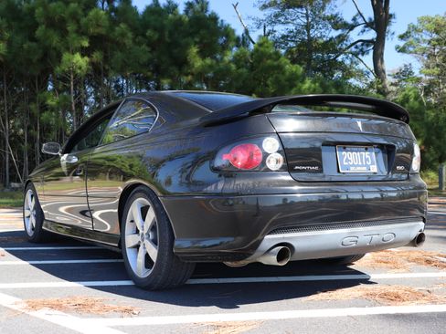 Used 2006 Pontiac GTO Coupe 2D image 12