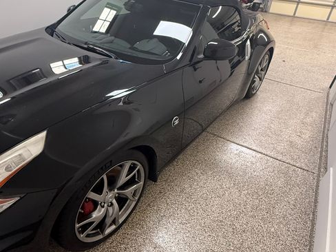 Used 2013 Nissan 370Z Touring w/ Sport Pkg image 9