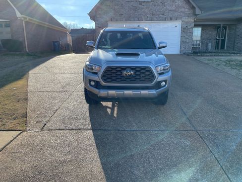 Used 2022 Toyota Tacoma TRD Sport w/ Technology Package RWD image 18