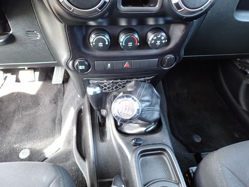 Used 2015 Jeep Wrangler Sport image 16