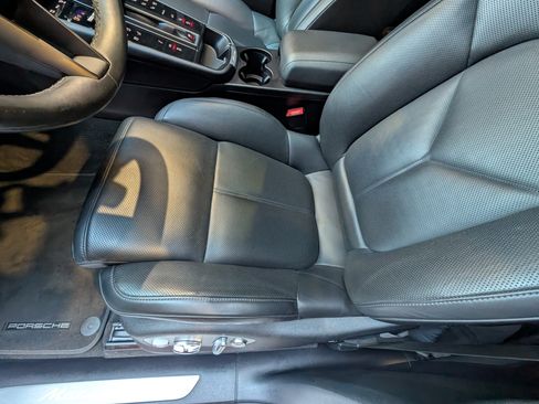 Used 2023 Porsche Macan S image 16