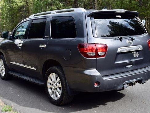 Used 2018 Toyota Sequoia Platinum image 12