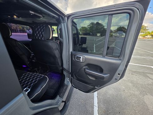 Used 2019 Jeep Wrangler Unlimited Sport S image 26