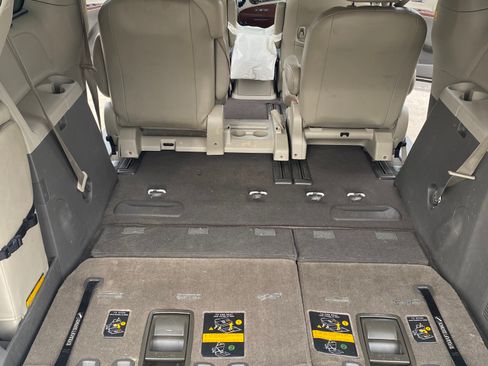 Used 2011 Toyota Sienna XLE image 20