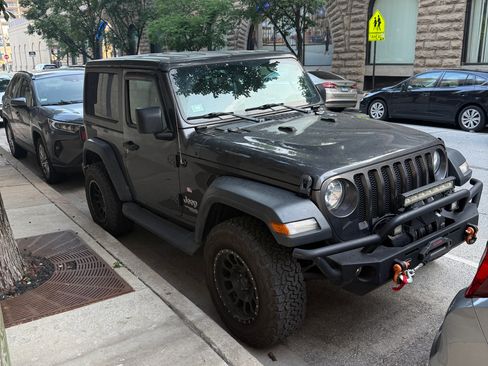 Used 2019 Jeep Wrangler Sport AWD/4WD image 1