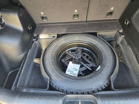 Used 2021 Jeep Cherokee Trailhawk w/ Sun, Sound & Nav Group image 11