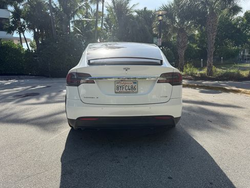 Used 2018 Tesla Model X 100D image 14