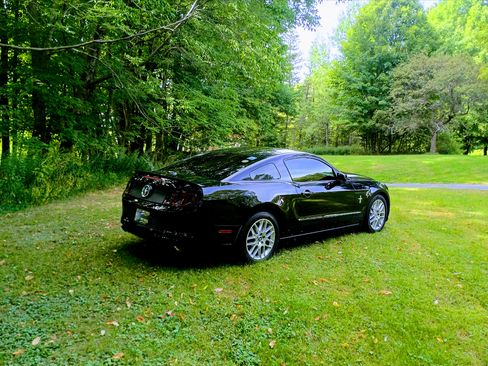 Used 2013 Ford Mustang Premium image 8