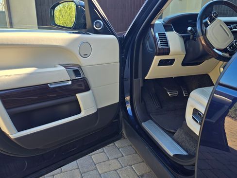 Used 2014 Land Rover Range Rover Supercharged image 18