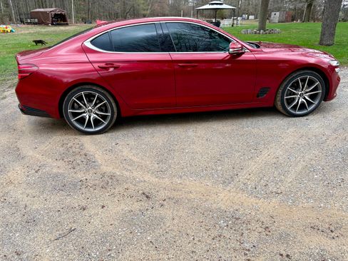 Used 2023 Genesis G70 2.0T image 2