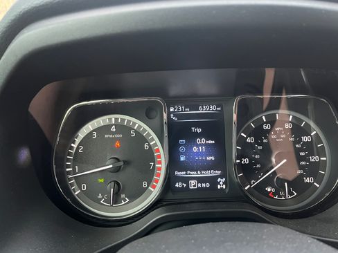 Used 2018 Nissan Titan SV image 8