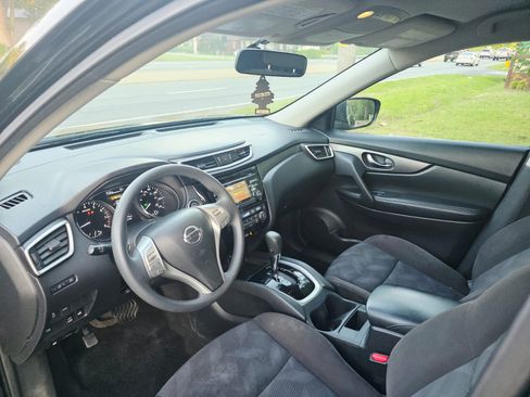 Used 2015 Nissan Rogue SV AWD/4WD image 12