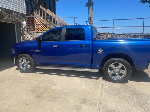 Used 2015 RAM 1500 Big Horn RWD image 2