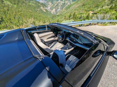 Used 2019 BMW i8 Roadster image 10