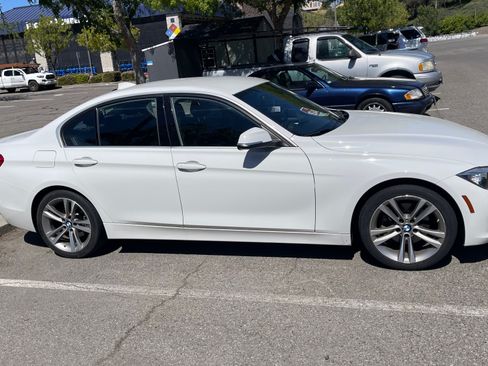 Used 2017 BMW 330i Sedan RWD image 1