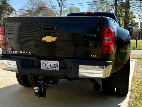 Used 2012 Chevrolet Silverado 3500 LTZ w/ LTZ Plus Package image 2