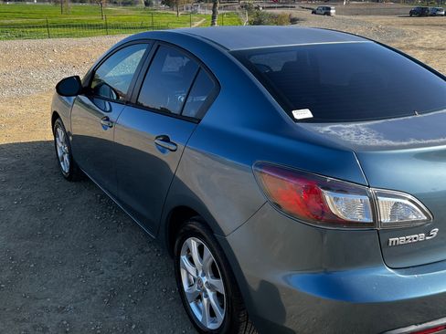 Used 2010 MAZDA MAZDA3 i Touring image 6