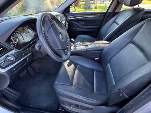 Used 2013 BMW 528i Sedan image 9