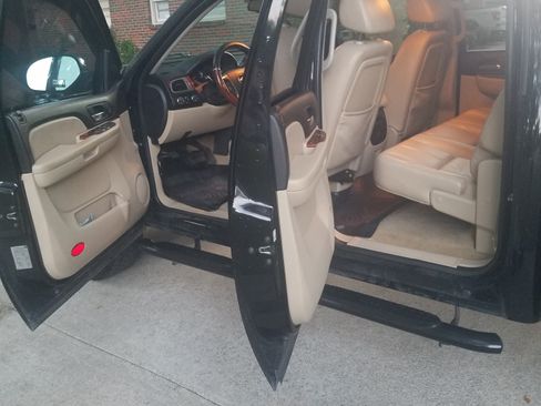 Used 2008 Chevrolet Silverado 1500 LTZ w/ Safety Package image 10