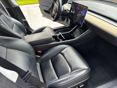 Used 2019 Tesla Model 3 Standard Range Plus RWD image 4