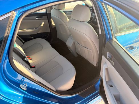 Used 2018 Hyundai Sonata SE w/ Cargo Package image 12