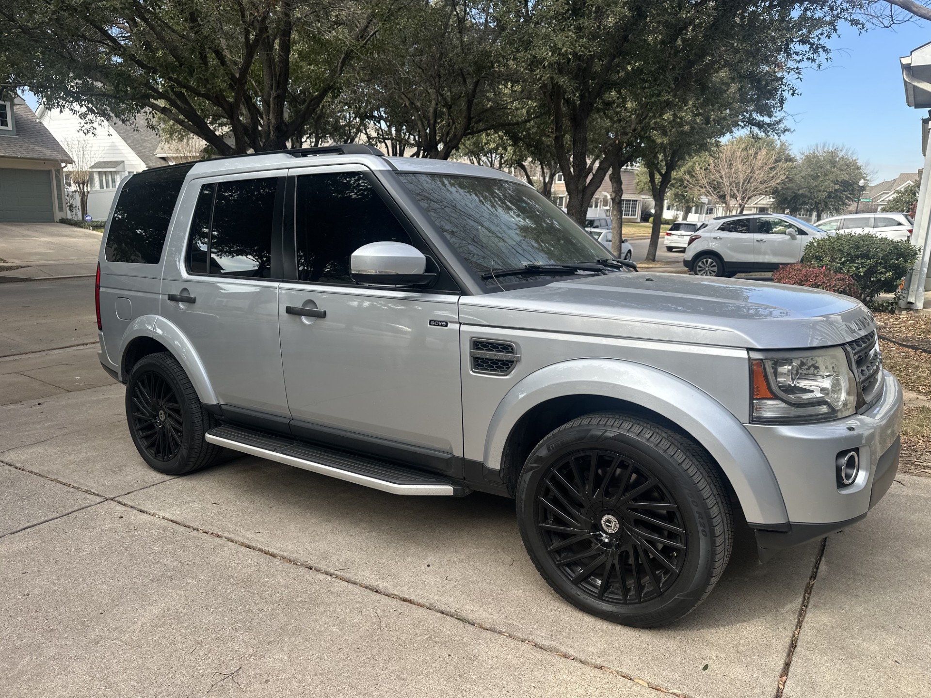 Used 2015 Land Rover LR4 AWD/4WD image 9