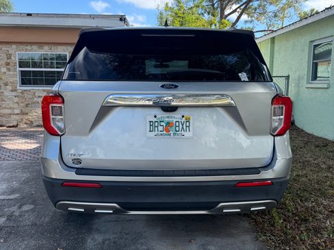 Used 2021 Ford Explorer XLT w/ Equipment Group 202A image 12