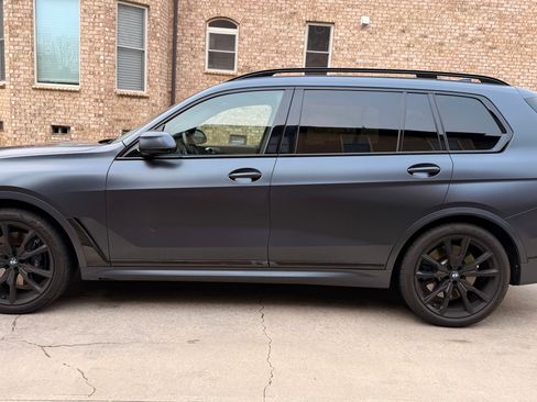 Used 2021 BMW X7 M50i image 10