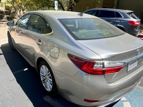 Used 2016 Lexus ES 350 w/ Premium Package w/Wood Trim image 2