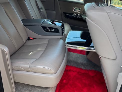 Used 2018 Rolls-Royce Phantom Sedan image 24