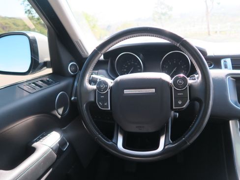Used 2017 Land Rover Range Rover Sport SE AWD/4WD image 8