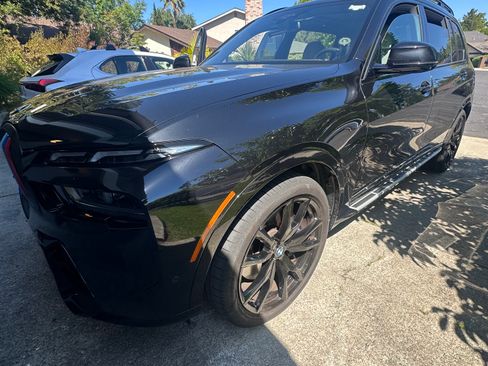 Used 2025 BMW X7 xDrive40i w/ M Sport Package AWD/4WD image 8