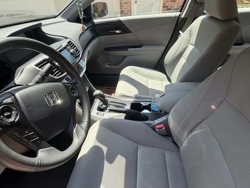 Used 2015 Honda Accord EX-L image 9