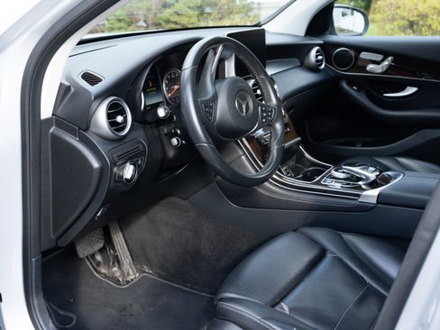 Used 2016 Mercedes-Benz GLC 300 4MATIC image 8