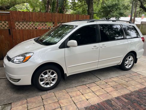 Used 2005 Toyota Sienna AWD image 1