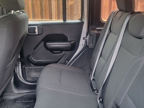 Used 2018 Jeep Wrangler Unlimited Sport S image 11