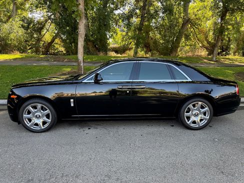 Used 2014 Rolls-Royce Ghost image 10