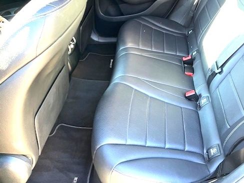 Used 2021 Mercedes-Benz GLC 300 image 6