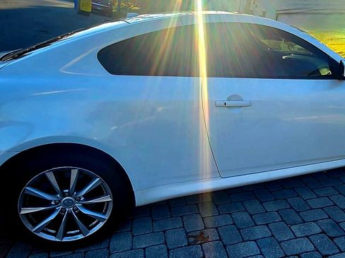 Used 2012 INFINITI G37 x Coupe w/ Premium Pkg image 4