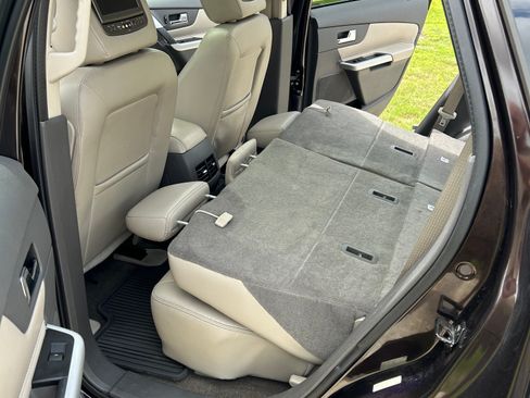Used 2014 Ford Edge Limited w/ Equipment Group 301A FWD image 16