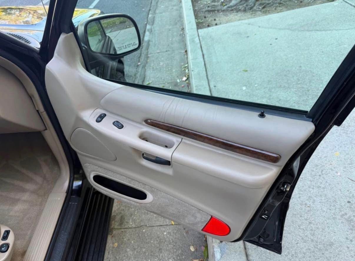 Used 2000 Ford Explorer Limited RWD image 15