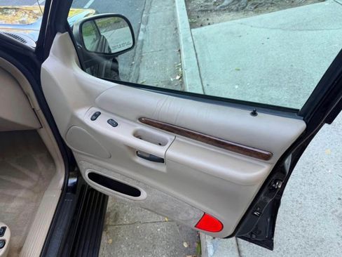Used 2000 Ford Explorer Limited RWD image 15