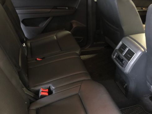 Used 2019 Volkswagen Atlas SE w/ Towing Package image 9