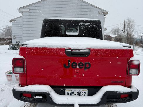 Used 2020 Jeep Gladiator Sport w/ Quick Order Package 24S image 8